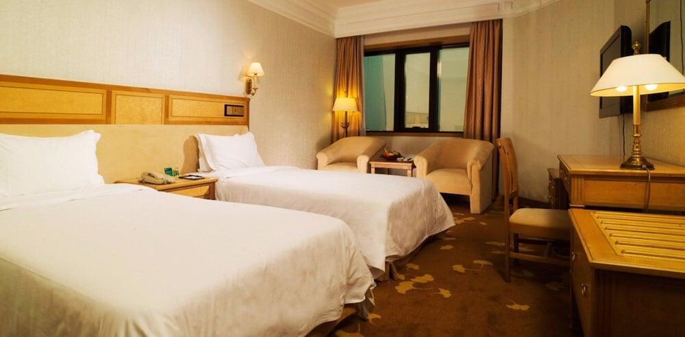 Hotel Silverland Dongguan  Exteriör bild