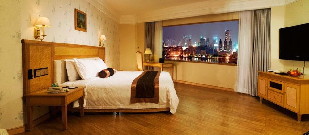Hotel Silverland Dongguan  Exteriör bild