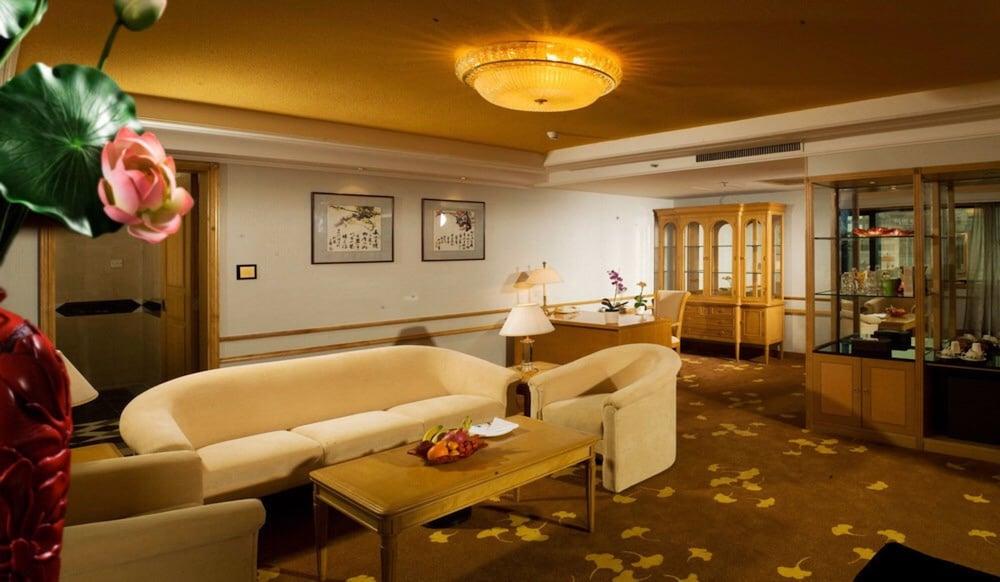 Hotel Silverland Dongguan  Exteriör bild