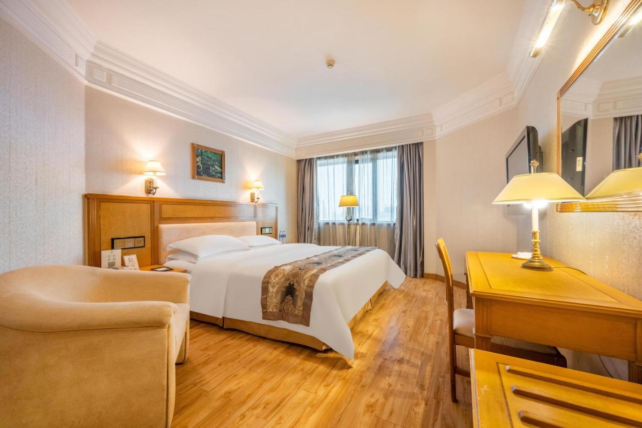 Hotel Silverland Dongguan  Exteriör bild