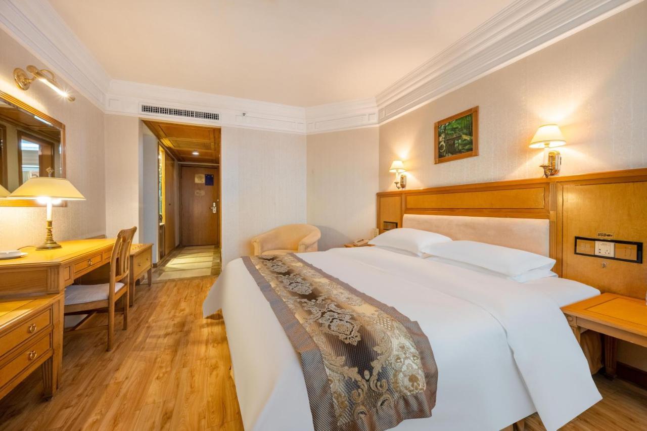 Hotel Silverland Dongguan  Exteriör bild