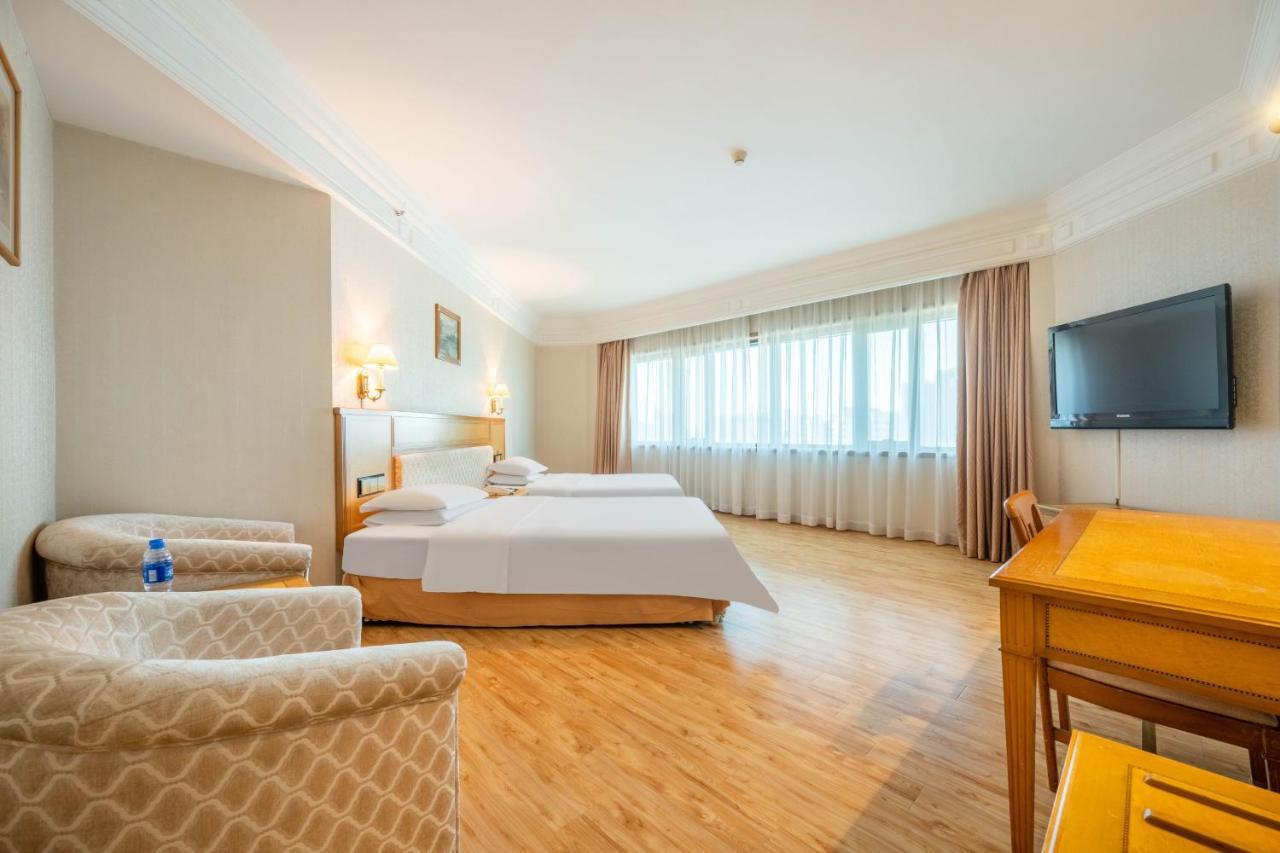 Hotel Silverland Dongguan  Exteriör bild