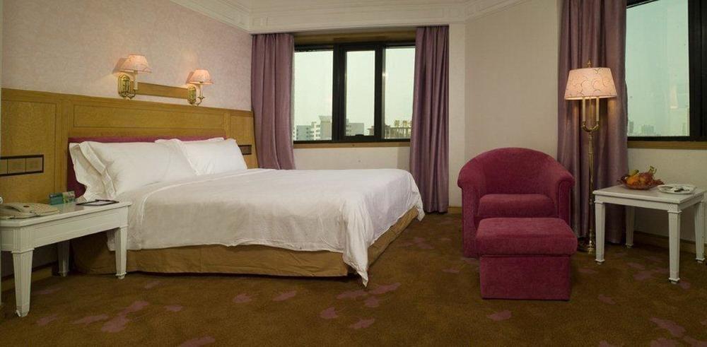 Hotel Silverland Dongguan  Exteriör bild