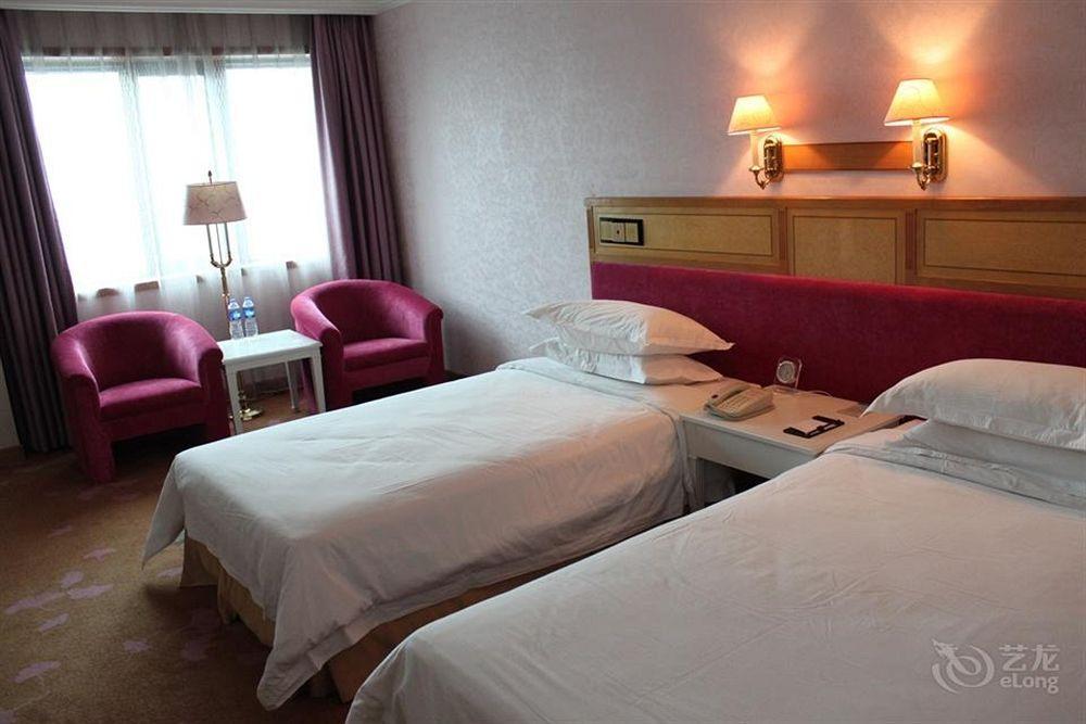 Hotel Silverland Dongguan  Exteriör bild