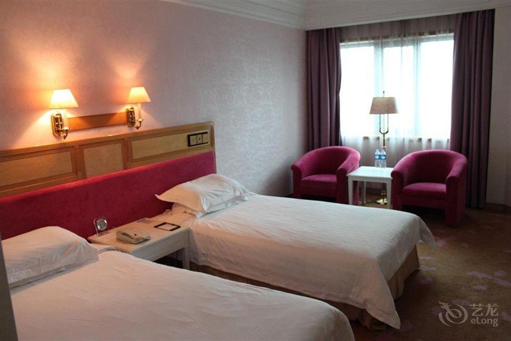 Hotel Silverland Dongguan  Exteriör bild